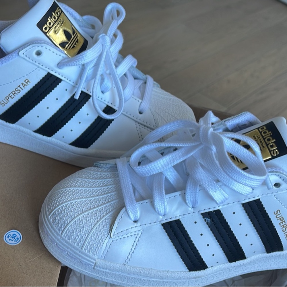 Adidas Women's Originals Superstar Casual Sneakers Size US 5 BRAND NEW